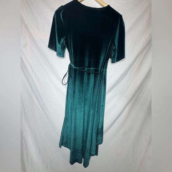 Lulus Amour Green Velvet Wrap Dress Size M High Low Short Sleeve Stretch Knit - Picture 6 of 7
